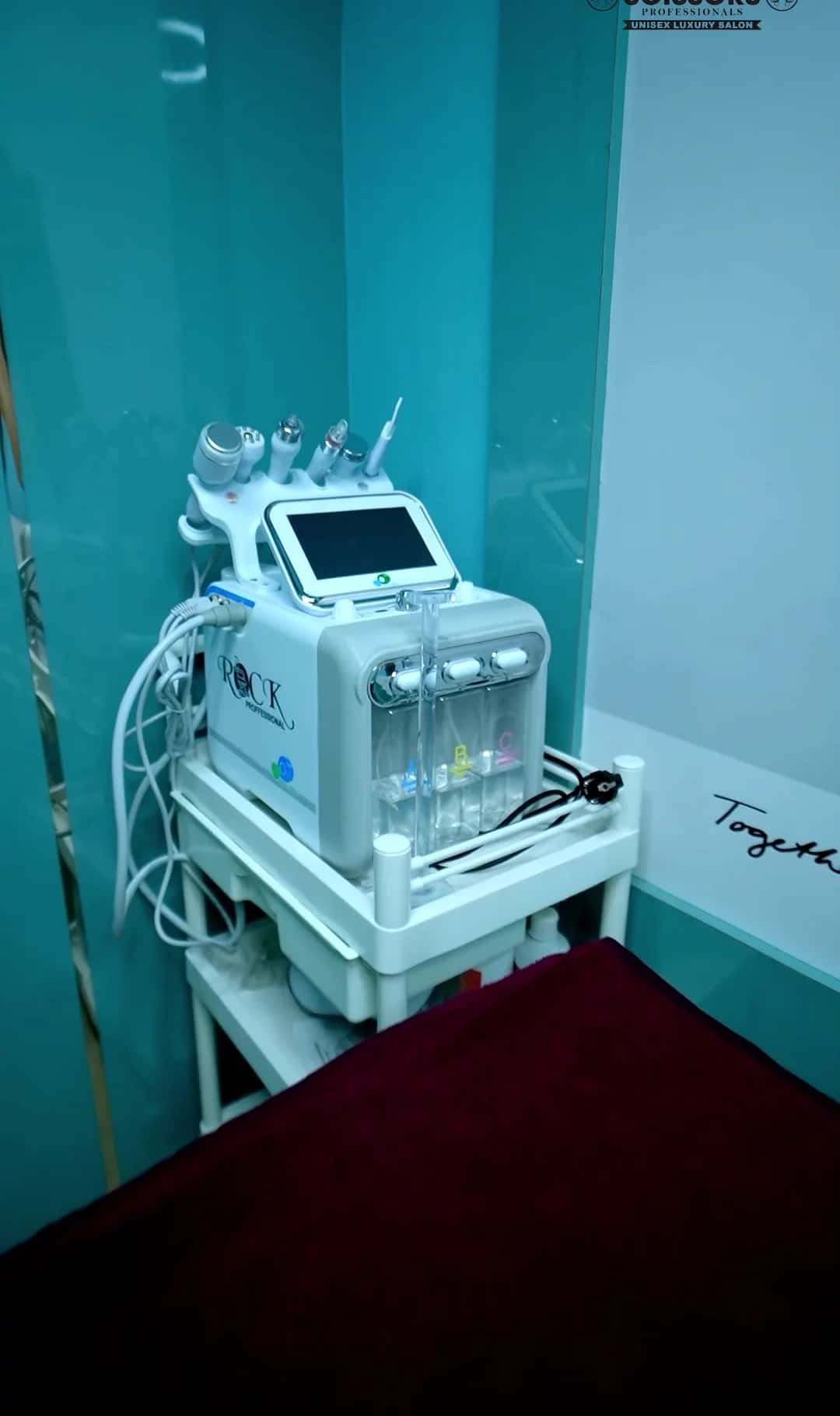 Facials, Clean-Up and Hydra Facial at Scissors Professionals